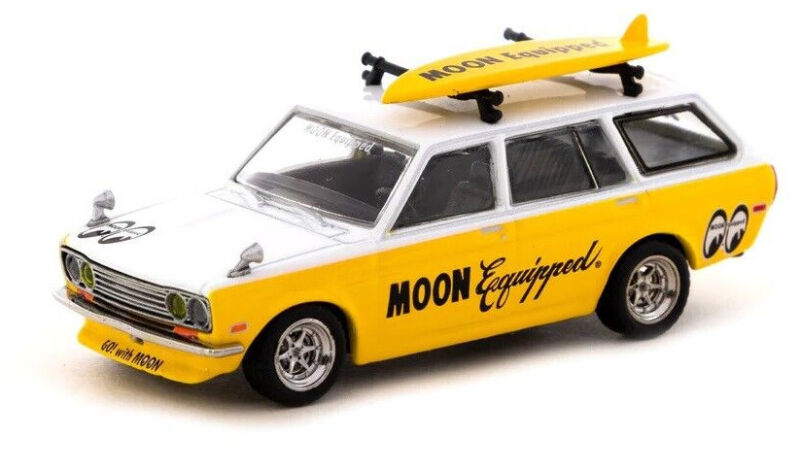 Tarmac Works GLOBAL64 Moon Equipped Datsun Bluebird 510 Wagon 1:64 Diecast Car