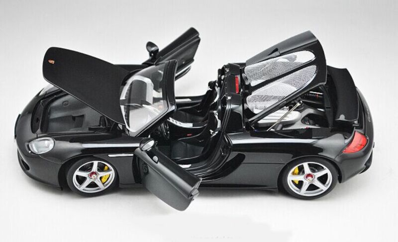 1:18 scale Porsche Carrera GT 2004 (Black/Black interior) 78047 AUTOart