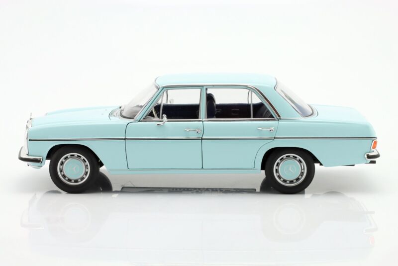 MERCEDES-BENZ 200 (W114/115) 1968 Light Blue - 1/18 - NOREV