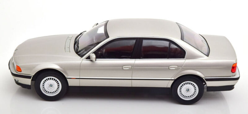 KK-Scale 1:18 BMW 740I E38 1.SERIE SILVER 1994 diecast model