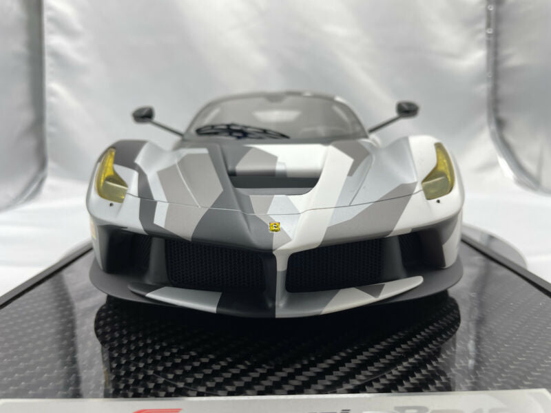 Ferrari LaFerrari Camouflage - LE 1/60 pcs BBR 1/12 Display Case