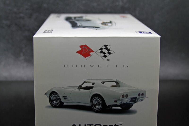 AUTOart 1970 Chevy Corvette Classic White Millennium Collection 1:18