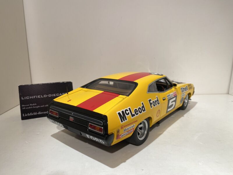 AUTOART 1:18 FORD FALCON XA RACE CAR 1973 GOSS/BARTLETT #5 87314 SHELL VERY RARE