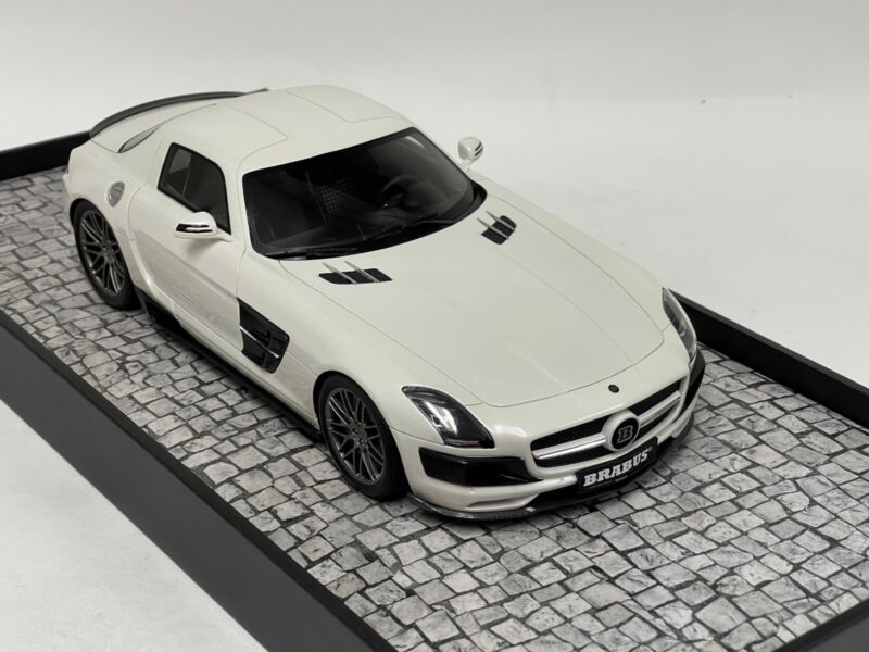 1/18 Minichamps First Class Mercedes Benz Brabus 700 BiTurbo Coupe in White $356.95 ModelCarsHub