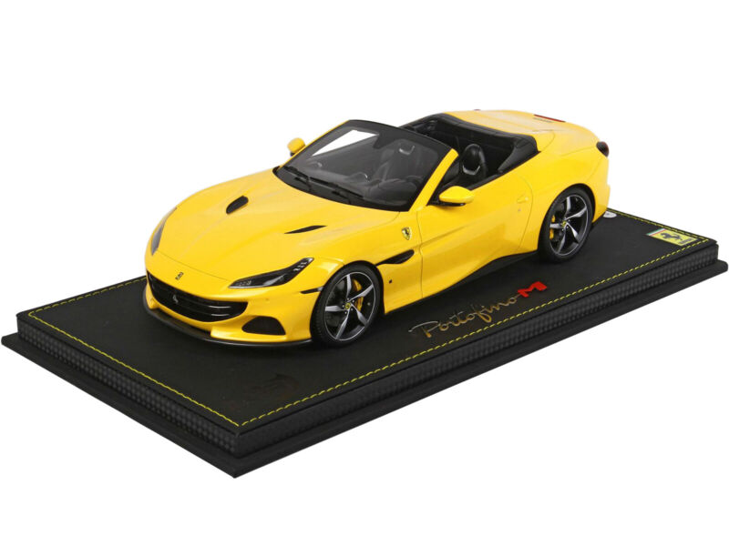 BBR 1/18 FERRARI PORTOFINO M CONVERTIBLE YELLOW & DISPLAY CASE