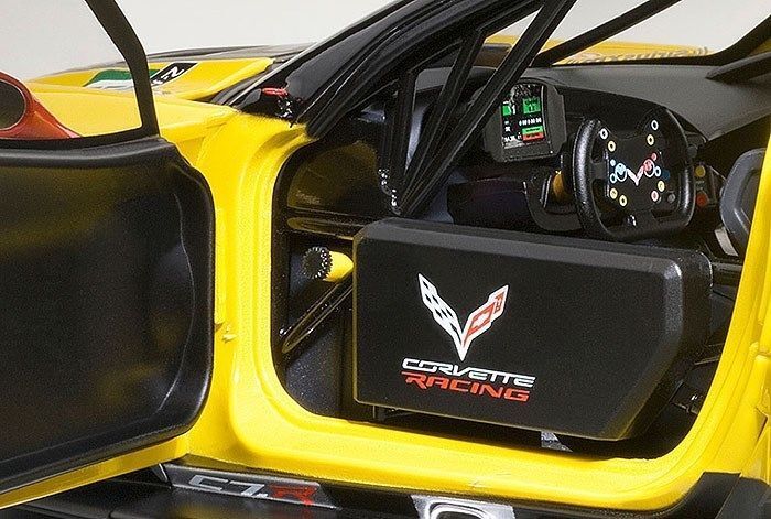 1:18 AUTOART 2016 Chevrolet Corvette C7 R Le Mans 24 Hrs #64