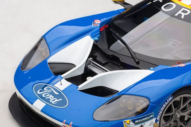 1/18 Autoart Ford Gt #69 Briscoe-Westbrook-Dixon 24H Le Mans (2016) Car Manufacturer Brand: Autoart MPN: 81612 Color: Multi Color with graphic Material: Composite diecast with some plastic Scale Size: 1:18 Part Type: Collectible Cars Dimensions approximat