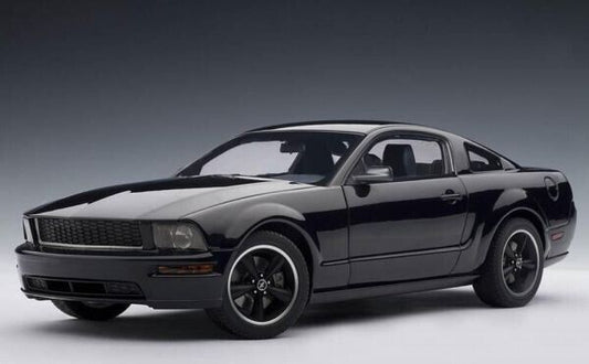 1:18 AUTOart 2008 MUSTANG GT BULLIT BLACK