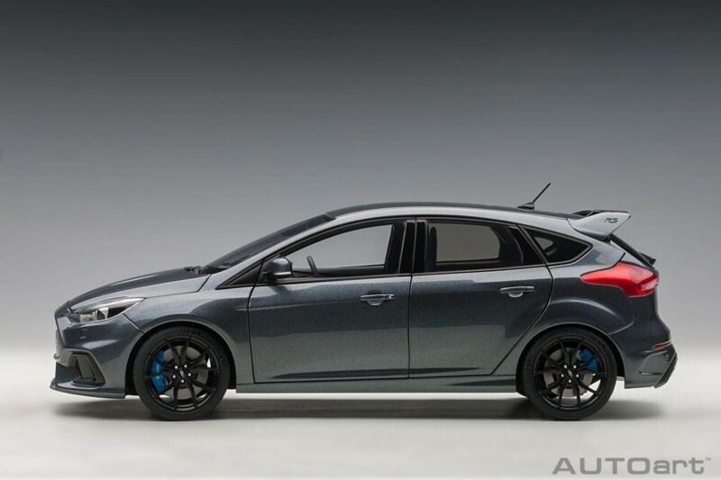 1/18 Autoart Ford Focus RS Stealth 2016 Gray Metallic Model Car Manufacturer Brand: Autoart MPN: 72954 Color: Gray Metallic Material: Composite diecast with some plastic Scale Size: 1:18 Part Type: Collectible Cars Dimensions approximately L-9.5 inches. $