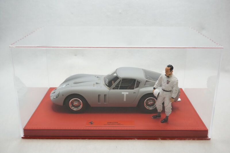 1/18 BBR FERRARI 250 GTO TEST MONZA STIRLIN MOSS RED DELUXE BASE W/DRIVER FIG MR