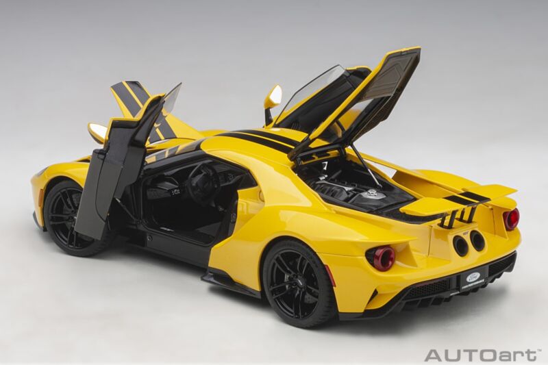 AutoArt 1:18 Ford GT 2017 Triple Yellow Black Stripes Model Car