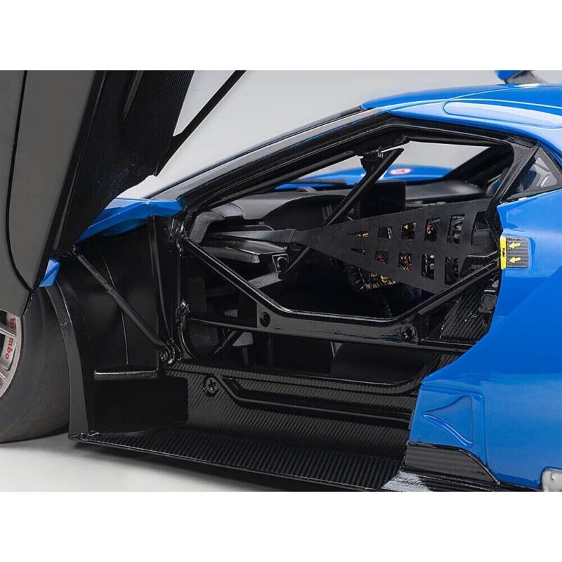 1/18 Autoart Ford Gt Le Mans Plain Color Version Blue Model Car Manufacturer Brand: Autoart MPN: 81812 Color: Blue Material: Composite diecast with some plastic Scale Size: 1:18 Part Type: Collectible Cars Dimensions approximately L-10.75 inches. ${sh$op-