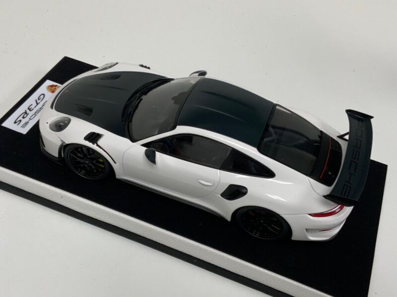 1/18 Minichamps Porsche 911 "991.2" GT3 RS White with Black Wheels leather base $445.95 ModelCarsHub