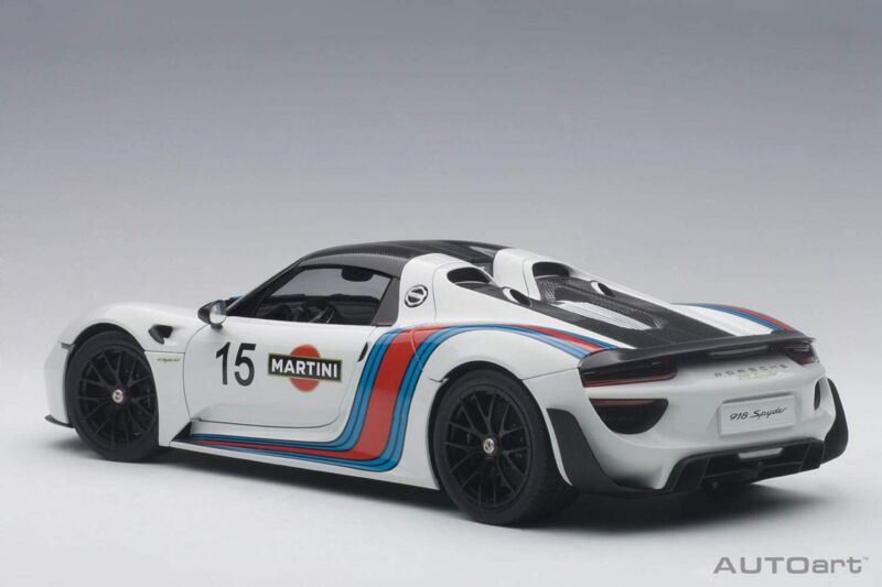 AUTOart 1/18 Porsche 918 Spyder Weissach package white/Martini stripe model car