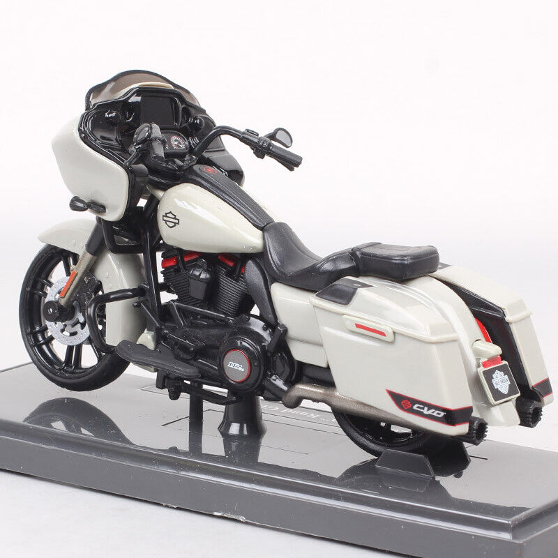 Maisto 1:18 Scale Harley CVO Road Glide Motorcycle Diecast Bike Models Toy 2018