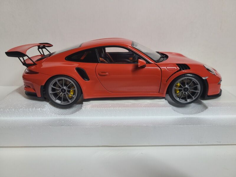 AUTOart PORSCHE 911 991 GT3 RS LAVA ORANGE/DARK GREY WHEELS NIB LE 1:18 SCALE...