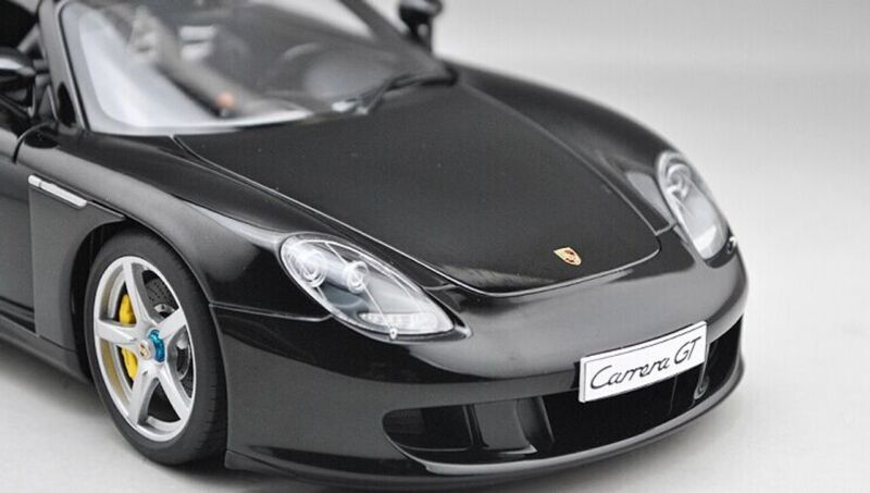 1:18 scale Porsche Carrera GT 2004 (Black/Black interior) 78047 AUTOart