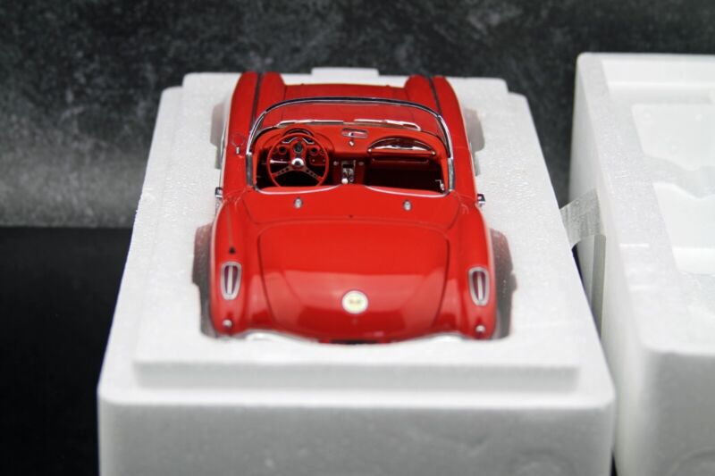 1:18 AUTOart 1959 Chevy Corvette Roman Red White Coves Millennium Collection