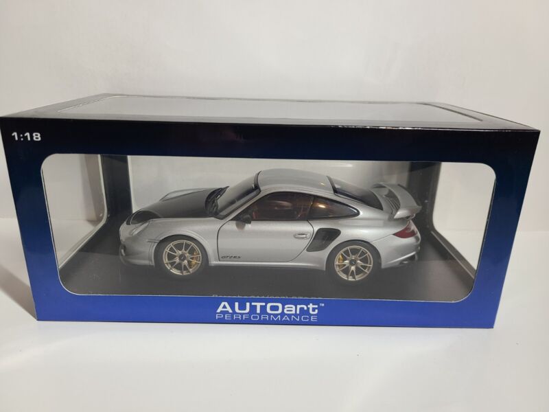 AUTOart PORSCHE 911 997 GT2 RS SILVER NIB 1:18 SCALE LE 77961