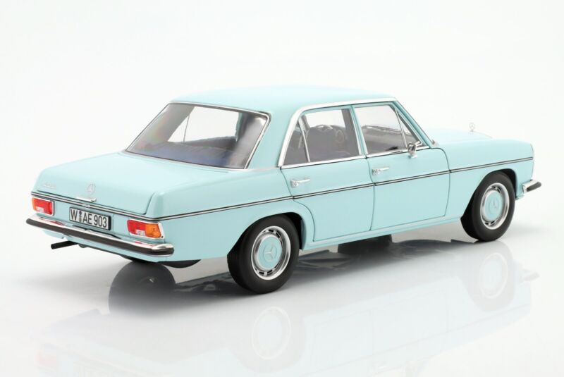 MERCEDES-BENZ 200 (W114/115) 1968 Light Blue - 1/18 - NOREV