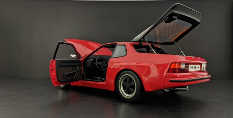 1980 PORSCHE 924 CARRERA GT RED 1:18 AUTOART #78003 No 944 Turbo