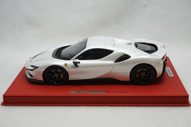 1/18 BBR FERRARI SF90 SPIDER/CLOSED FUJI WHITE DELUXE RED LEATHER limited 15pcs