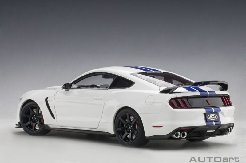 1/18 AutoArt Ford Shelby GT-350R Oxford White w/Lighting Blue Stripes