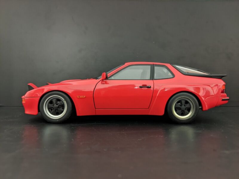 1980 PORSCHE 924 CARRERA GT RED 1:18 AUTOART #78003 No 944 Turbo