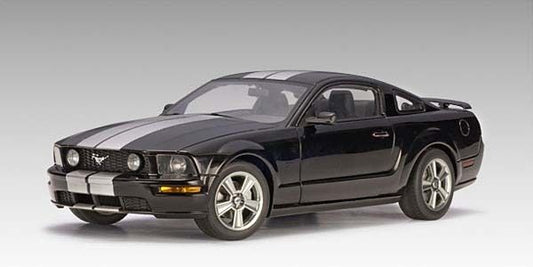 2005 FORD MUSTANG GT BLACK SILVER STRIPES PRODUCTION VERSION 1:18 AUTOart 73015