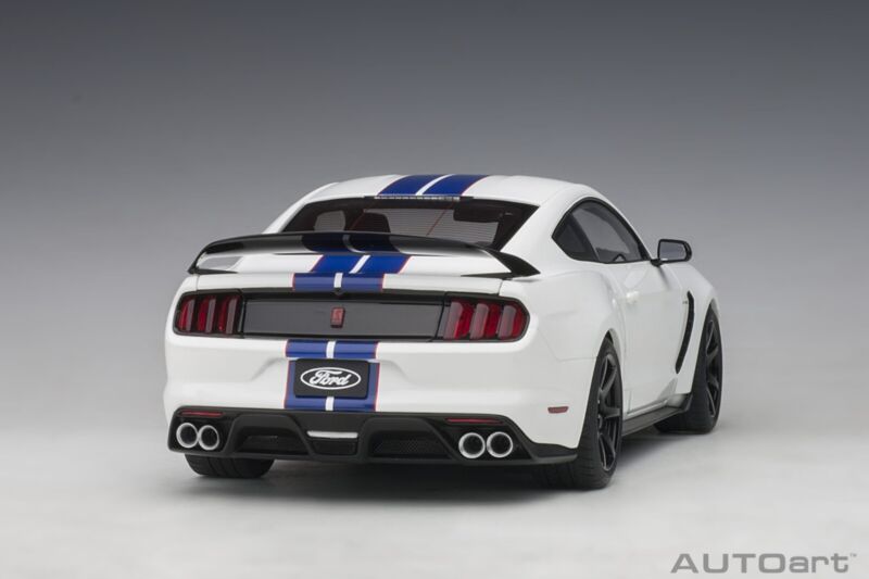 1/18 AutoArt Ford Shelby GT-350R Oxford White w/Lighting Blue Stripes