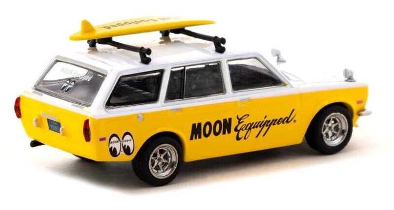 Tarmac Works GLOBAL64 Moon Equipped Datsun Bluebird 510 Wagon 1:64 Diecast Car