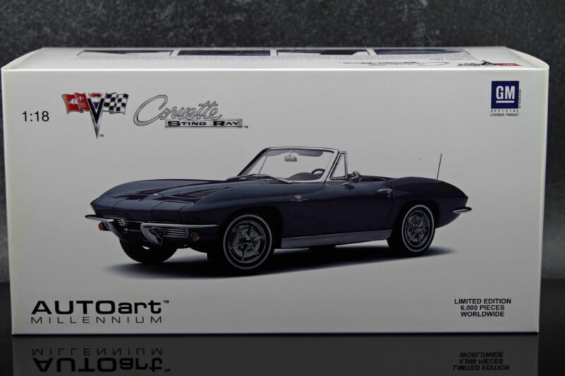 AUTOart 1963 Chevy Corvette Convertible Silver Blue Millennium Collection 1:18