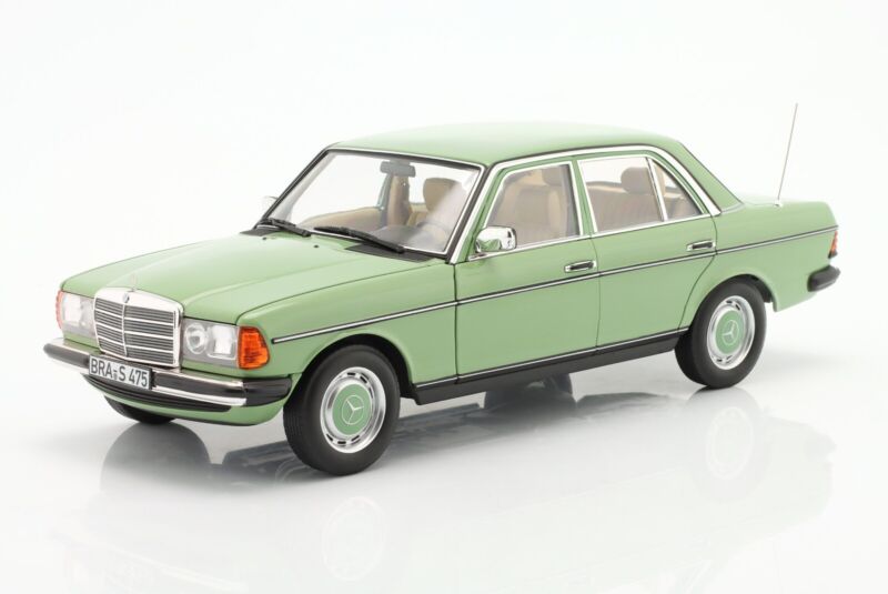 MERCEDES-BENZ 200 (W123) 1982 Light Green - 1/18 - NOREV