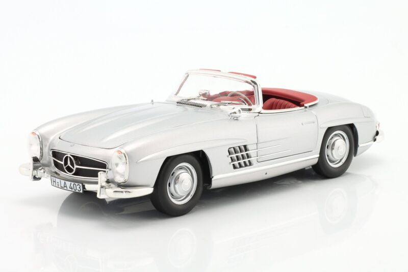 MERCEDES-BENZ 300 SL Roadster (W121) 1957 Silver - 1/18 - NOREV