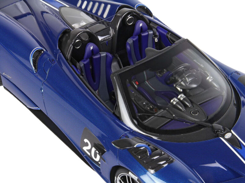 BBR 1/18 PAGANI HUAYRA ROADSTER BC CARBON BLUE & DISPLAY CASE P18159B