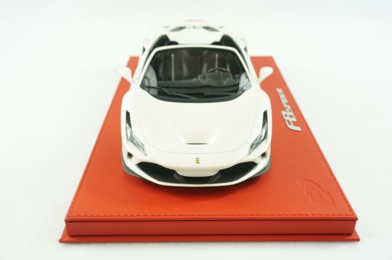 1/18 BBR FERRARI F8 TRIBUTO SPIDER FUJI WHITE MATT DELUXE RED LEATHER limited 12pcs