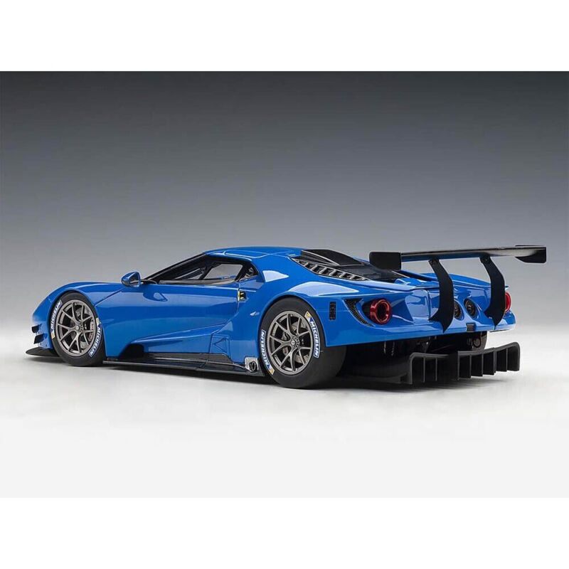 1/18 Autoart Ford Gt Le Mans Plain Color Version Blue Model Car Manufacturer Brand: Autoart MPN: 81812 Color: Blue Material: Composite diecast with some plastic Scale Size: 1:18 Part Type: Collectible Cars Dimensions approximately L-10.75 inches. ${sh$op-