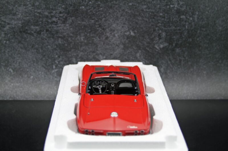 AUTOart 1963 Chevy Corvette Convertible Riverside Red Millennium Collection 1:18