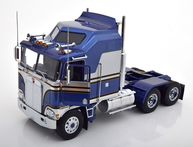 1976 1:18 Road Kings Kenworth K100 Aerodyne Blue Metallic/Silver