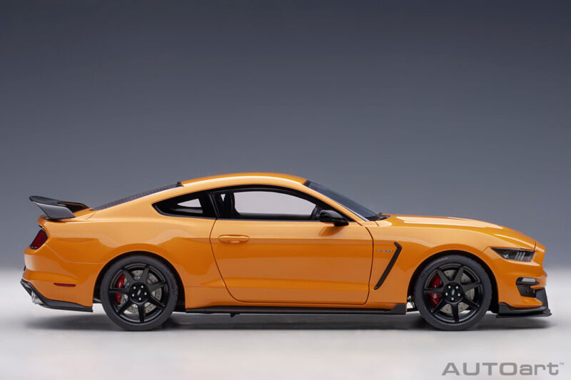 1:18 Ford Shelby GT-350R by AUTOart in Fury Orange 72929