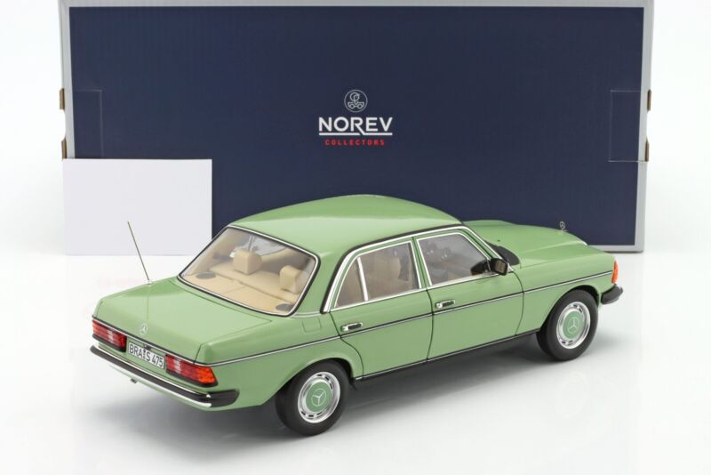 MERCEDES-BENZ 200 (W123) 1982 Light Green - 1/18 - NOREV