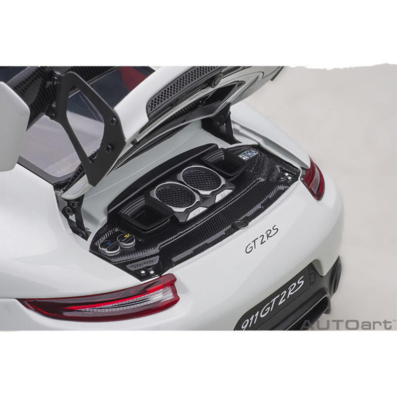 1:18 Porsche 911 GT2 RS 9912 Weissach Package by AUTOart in White 78171