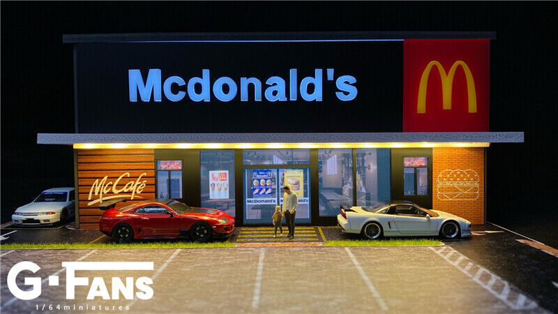 New G-FANS 1:64 Diorama with LED Light KFC/McDonald's w/Parking Lots