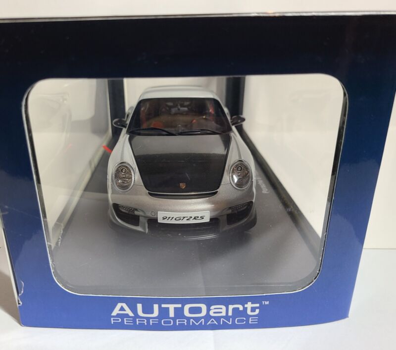 AUTOart PORSCHE 911 997 GT2 RS SILVER NIB 1:18 SCALE LE 77961