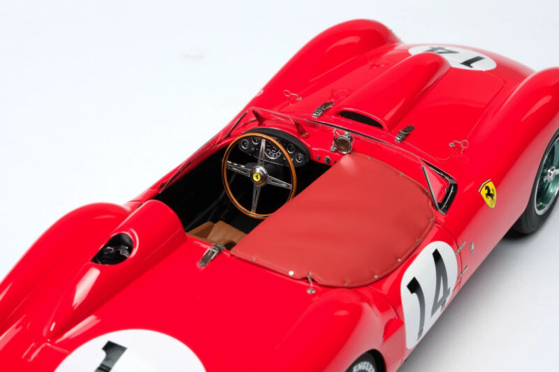 1/18 Amalgam Ferrari 250 TR 1958 Le Mans Winner The outer sleeve has some shelf wear/very minor creasing. Please contact me if you would like pictures of this. This is a very heavy model (10.5 pounds!) due to its heavy mounting base, booklet, and special