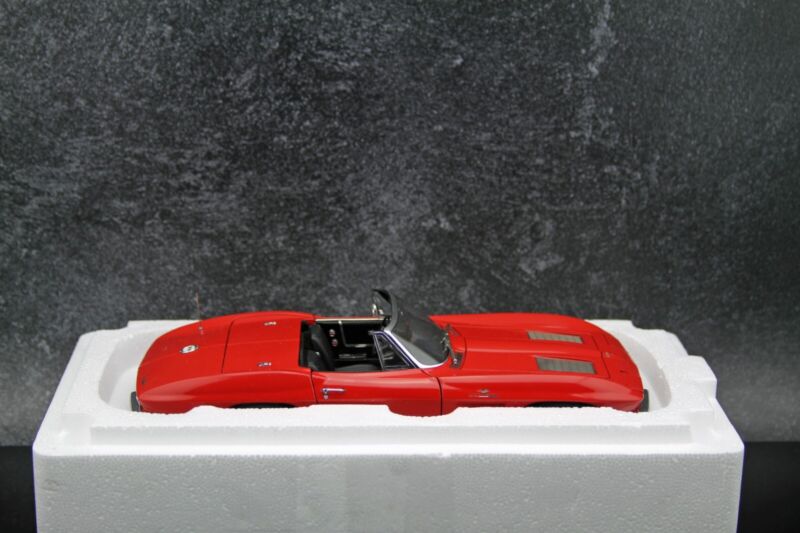 AUTOart 1963 Chevy Corvette Convertible Riverside Red Millennium Collection 1:18